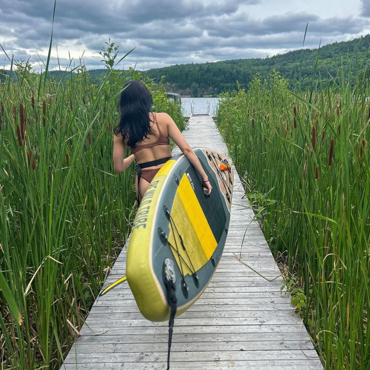 Peyto Golden 11 (2024) : planche de paddle gonflable premium polyvalente de 11' - The Wild Tribe